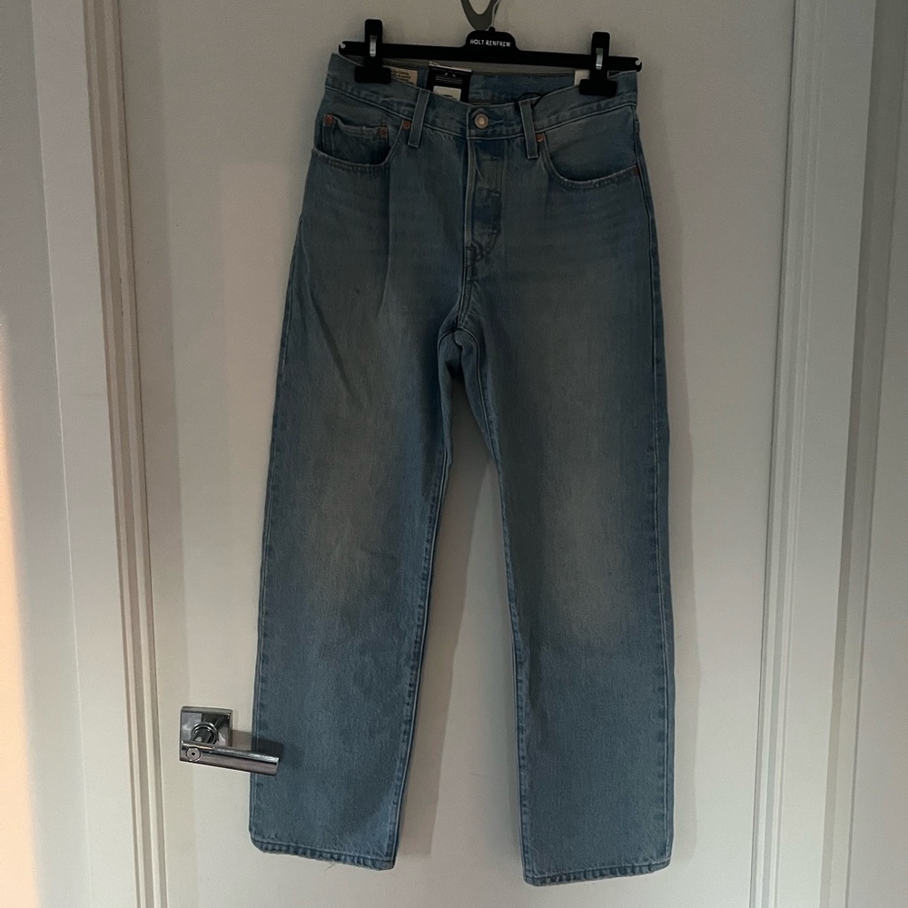 NWT Levi’s 501 90s mid rise